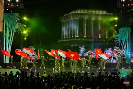 [Foto] Presentaciones artísticas en 50 aniversario del cumplimiento del Testamento del Presidente Ho Chi Minh