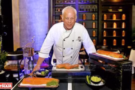 [Foto] Chef británico presenta comida vietnamita al mundo