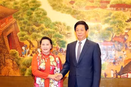 [Fotos] Continúa presidenta del parlamento de Vietnam su visita a China