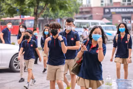 [Foto] Alumnos vietnamitas regresan a escuela después de un largo descanso debido a COVID-19