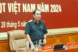El teniente general Phung Si Tan, subjefe del Estado Mayor General del Ejército Popular de Vietnam, presidió la conferencia para aprobar el plan sobre la Exposición Internacional de Defensa de Vietnam 2024. (Fuente: VNA)