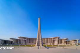 El nuevo Museo de Historia Militar de Vietnam en Hanoi abre oficialmente a los visitantes y ofrecerá entrada gratuita hasta finales de diciembre de este año (Fuente: VNA)