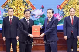 El presidente de la Asamblea Nacional de Vietnam, Tran Thanh Man (derecha) durante la cita (Fuente: VNA)