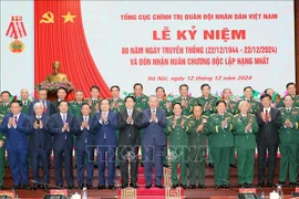 El acto conmemorativo por el 80 aniversario del Día tradicional del Departamento General de Política del Ejército Popular de Vietnam cuenta con la participación del secretario general del PCV, To Lam (Fuente: VNA)