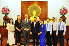 El vicepresidente del Comité Popular de la ciudad vietnamita de Can Tho, Nguyen Thuc Hien, recibió a Daniel Stork, cónsul general de los Países Bajos en Ciudad Ho Chi Minh (Fuente: VNA)