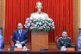  Premier de Vietnam enaltece aportes de la policía popular a desarrollo nacional