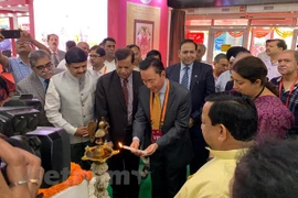Participan empresas vietnamitas en Feria Internacional de Seda en la India