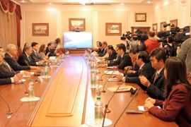 Incentivan cooperación entre localidades de Vietnam y Rusia