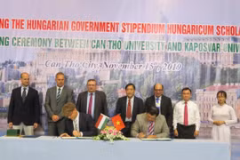 Ciudad vietnamita de Can Tho entabla cooperación con Hungría en educación 