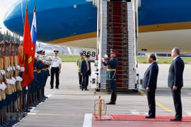 Dialoga premier de Vietnam con coterráneos en Rusia 