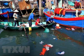 Lanzan en Vietnam concurso de reciclaje de desechos plásticos