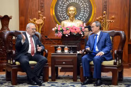 Promueven cooperación entre Vietnam y Estados Unidos en inversión y educación 