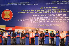 Exposición de fotos y documentales en provincia vietnamita refleja unidad de la ASEAN