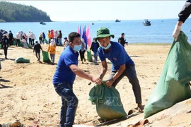 Se inicia en localidades vietnamitas la campaña “Limpiemos el mar” 