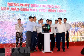 Inauguran una nueva planta fotovoltaica en provincia sureña de Vietnam 