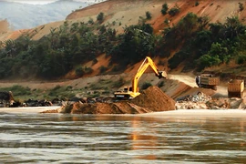 Vietnam busca minimizar impactos de proyecto hidroeléctrico laosiano en río Mekong 