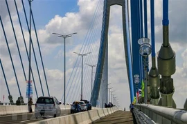 Proyecta Vietnam impulsar inversiones públicas en construcción de infraestructuras
