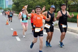 Nueve mil corredores participan en Maratón Internacional Da Nang 2019