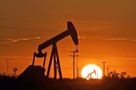 Vietnam ingresa fondo multimillonario por exportaciones petroleras en 11 meses