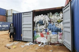 Devuelve Indonesia contenedores de basura a sus países de origen