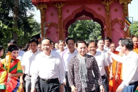 Participa máxima legisladora de Vietnam en Festival de Gran Unidad Nacional