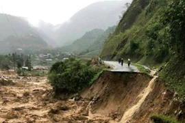  Reportan en Vietnam cuatro personas desaparecidas tras inundaciones repentinas 