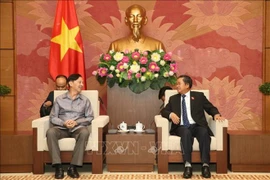 Recibe dirigente parlamentario de Vietnam a una delegación del Instituto de Estudios Legislativos de Laos