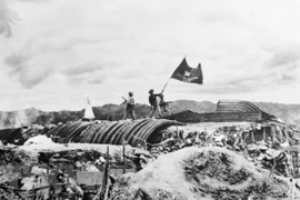 Conmemoran el 65 aniversario de la victoria de la batalla de Dien Bien Phu
