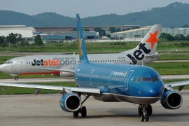Reprograman aerolíneas vietnamitas vuelos nacionales por tifón Matmo 