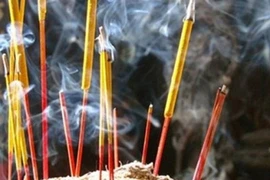 El incienso y la vida espiritual del vietnamita 