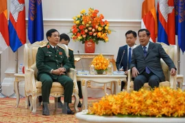 Concluye delegación militar de alto nivel de Vietnam visita a Camboya