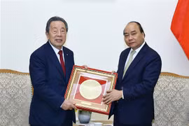 Comprometido premier de Vietnam a crear entorno favorable para inversores extranjeros 