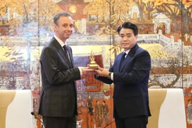 Agilizan lazos multifacéticos entre Hanoi e Irlanda