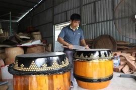 Preservan oficio de fabricación de tambores en la aldea vietnamita de Binh An 