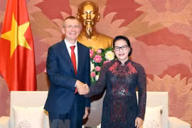 Propone presidenta del Parlamento de Vietnam incremento de nexos comerciales con Letonia 