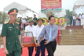 Repatrían restos de combatientes voluntarios vietnamitas caídos en Laos