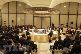 Sesiona reunión de funcionarios del Triángulo del Desarrollo Camboya- Laos- Vietnam 