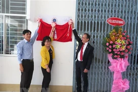 Recibe una escuela vietnamita reconocimiento francés por enseñanza bilingüe 