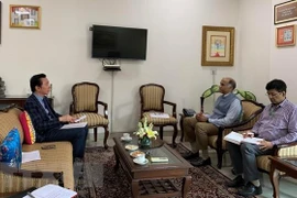 Respalda Vietnam a exportadores de inciensos a la India