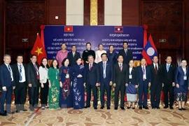 Intercambian Parlamentos de Vietnam y Laos experiencias 