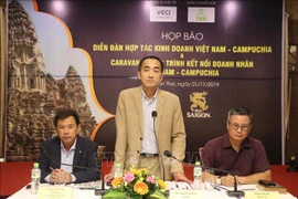 Efectuarán programas para conexión comercial entre Vietnam y Camboya