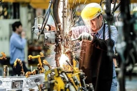 Vietnam capta más de 26 mil millones de dólares de inversiones extranjeras en nueve meses