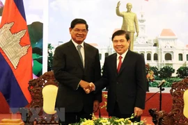 Dirigente de Ciudad Ho Chi Minh respalda cooperación más estrecha con localidades camboyanas 