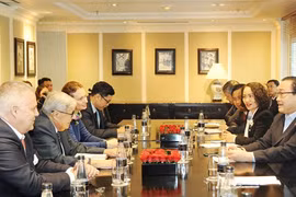 Visita Vietnam delegación del Partido Comunista de Francia