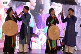 Realiza conjunto folclórico de Vietnam gira por Europa