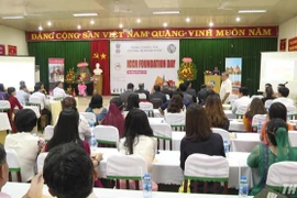 Efectúan en Hanoi encuentro de estudiantes vietnamitas beneficiados con fondo de la India