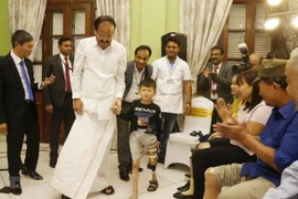 Vicepresidente indio inaugura taller de prótesis Jaipur Foot en Vietnam