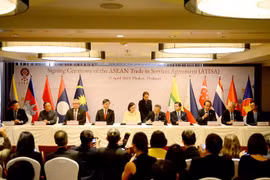 Firman ministros de Economía de ASEAN acuerdos de servicios e inversión