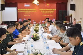 Intercambian experiencias jóvenes oficiales de Vietnam y Singapur