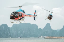 Promueve CNN vuelo escénico en helicóptero por la bahía vietnamita de Ha Long